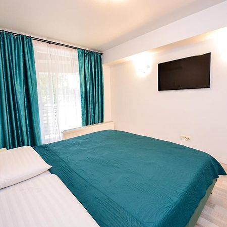 City Center Suite With Terrace Bucureşti Ngoại thất bức ảnh