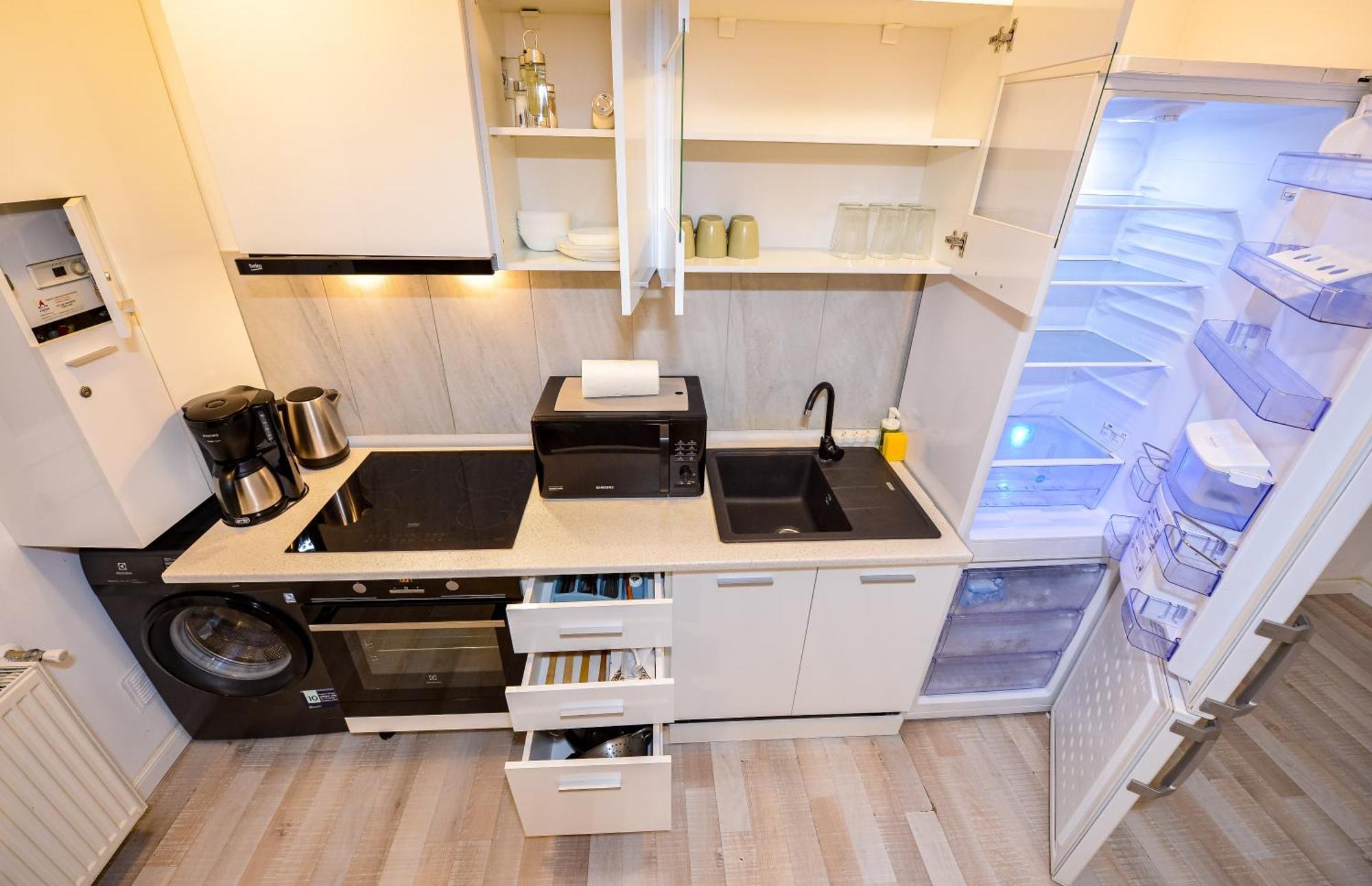 City Center Suite With Terrace Bucureşti Ngoại thất bức ảnh